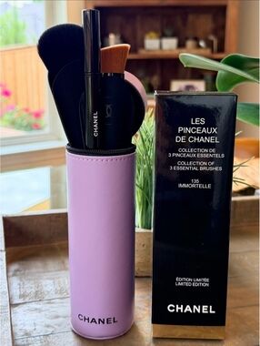 Chanel Les Pinceaux Collection 3 Essential BRUSHES Leather Case 135 Immortelle